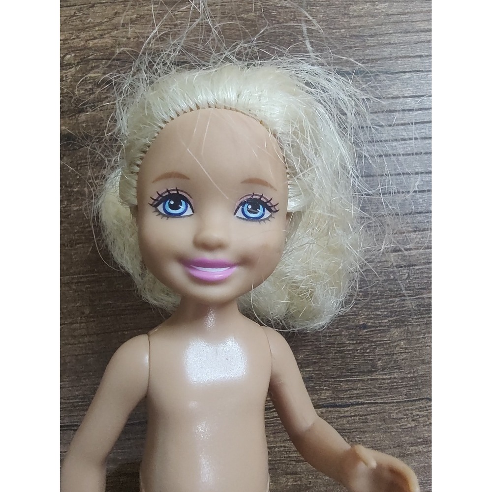 2010 Mattel Chelsea Doll Barbies Little Sister Blonde Blue Eyes D106